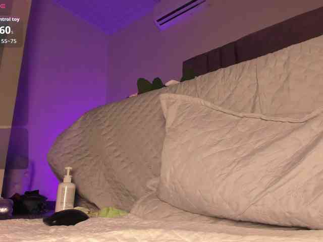 Ashley-12 webcam