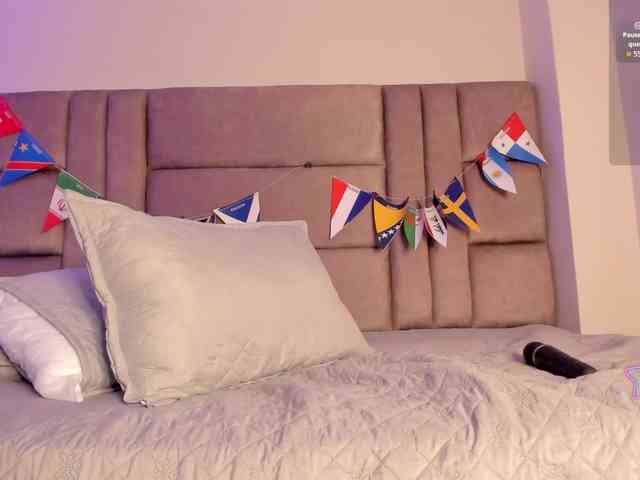 Ashley-12 webcam