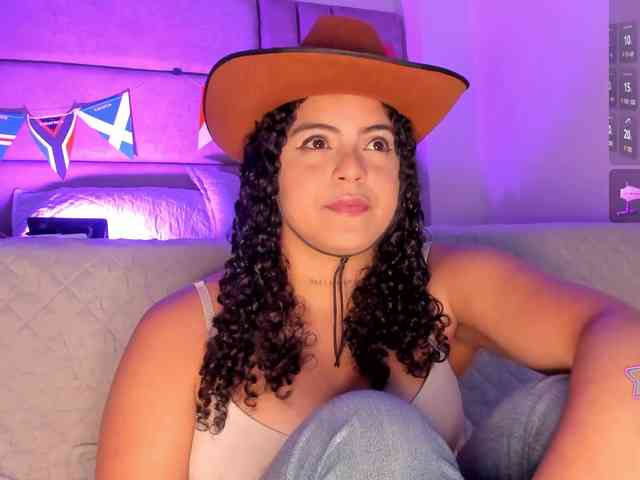 Ashley-12 webcam