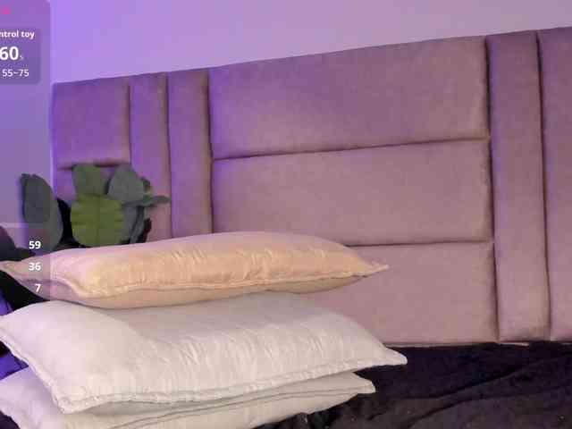 Ashley-12 webcam