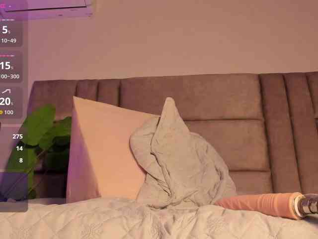 Ashley-12 webcam