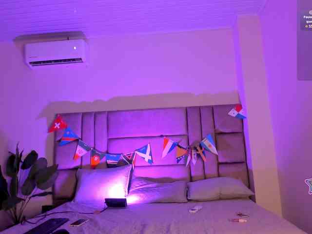 Ashley-12 webcam