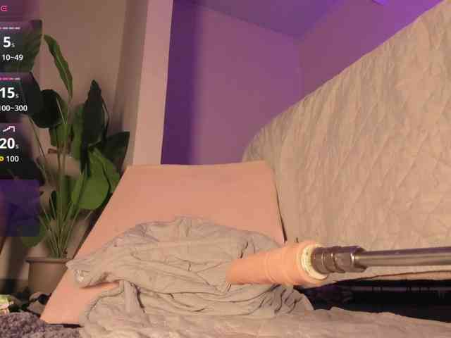 Ashley-12 webcam