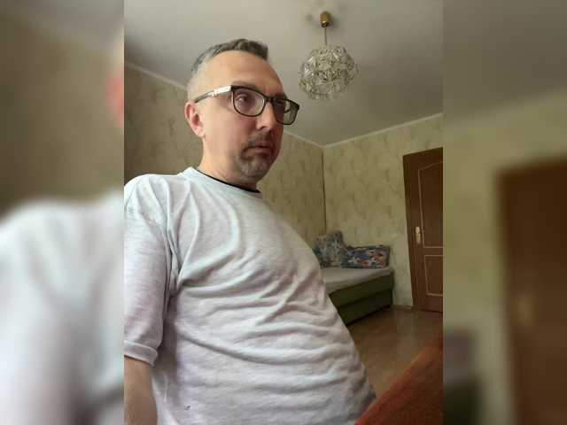 ZrelyiDrocher live webcam show