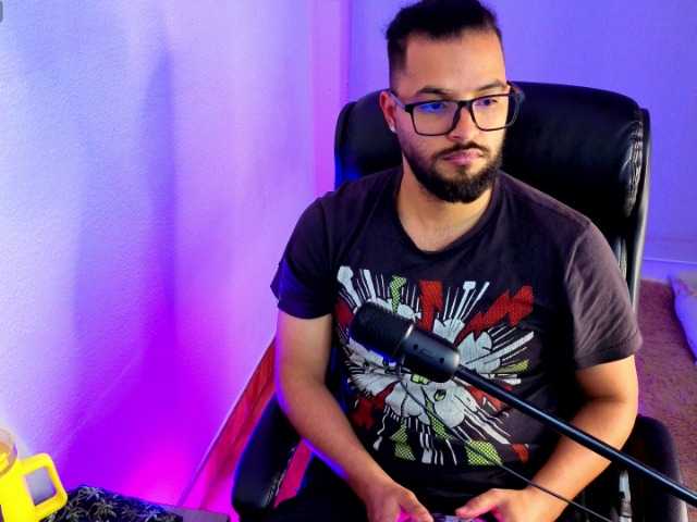Ernesto-Rodriguez — live male cam