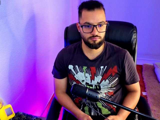 Ernesto-Rodriguez — live male cam