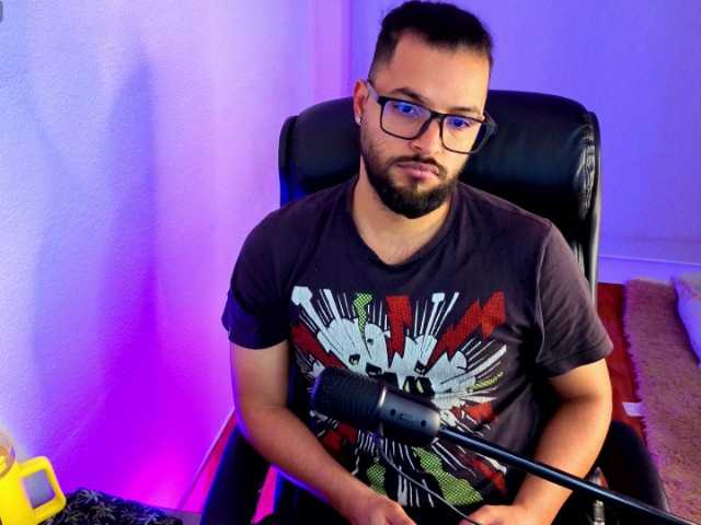 Ernesto-Rodriguez — live male cam