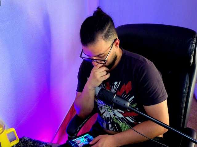 Ernesto-Rodriguez — live male cam