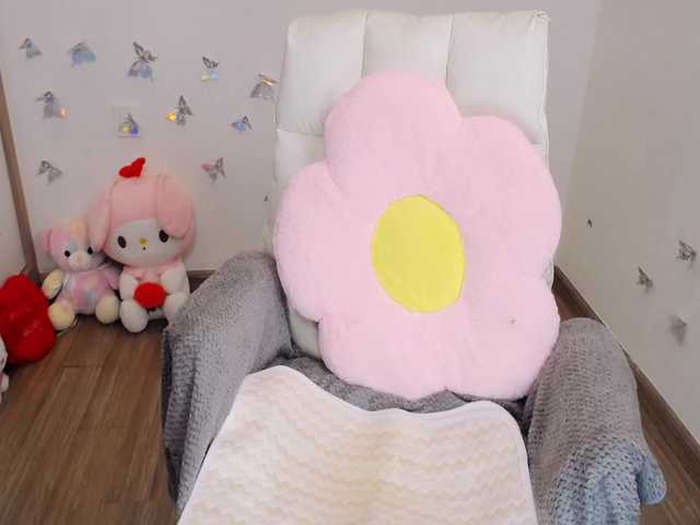 Angela19 live cam on BongaCams