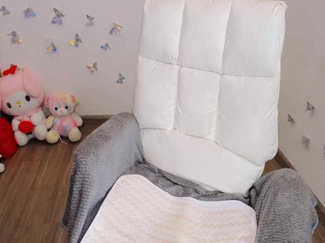 Angela19 live cam on BongaCams