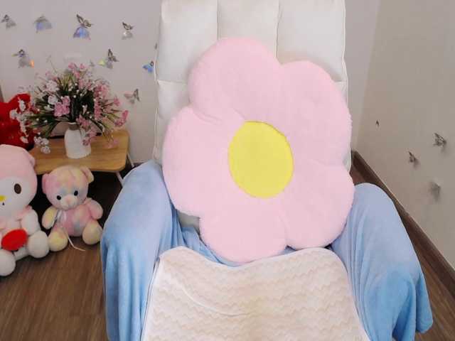 Angela19 live cam on BongaCams