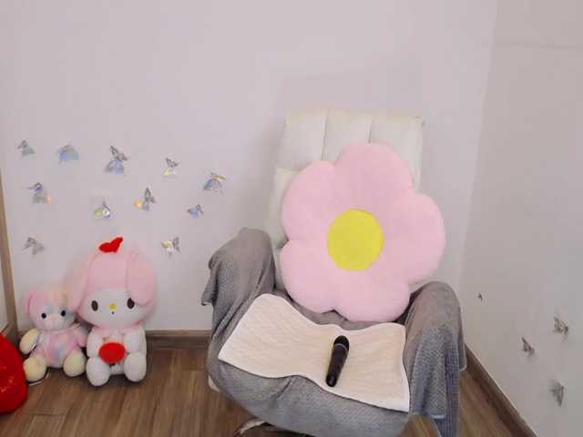 Angela19 live cam on BongaCams