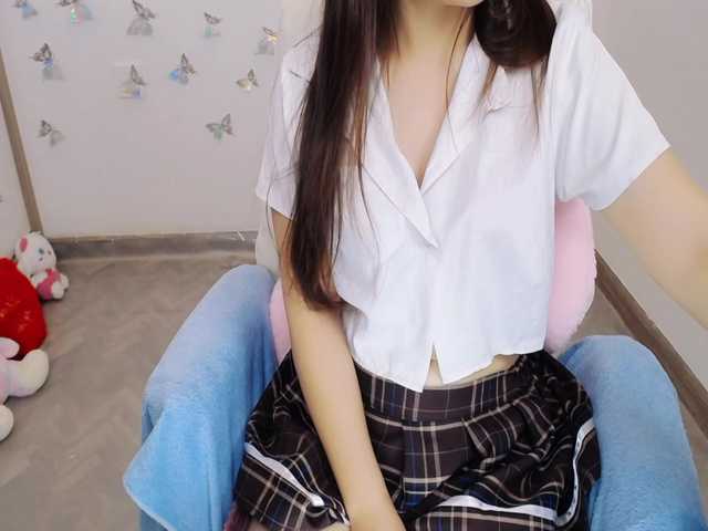 Angela19 live cam on BongaCams