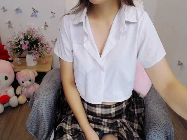 Angela19 live cam on BongaCams