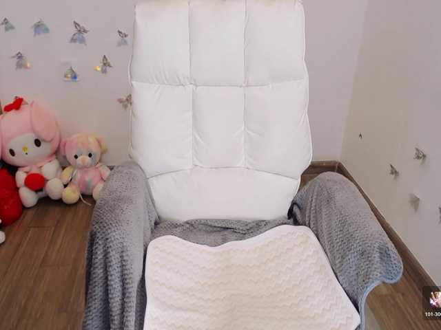 Angela19 live cam on BongaCams