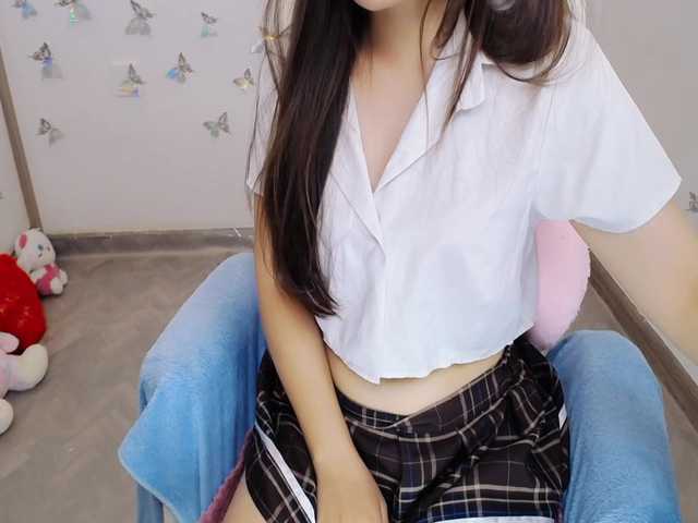 Angela19 live cam on BongaCams