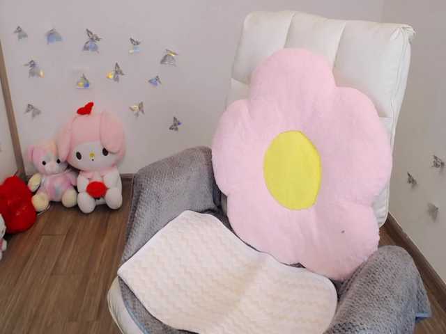 Angela19 live cam on BongaCams