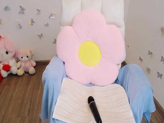 Angela19 live cam on BongaCams