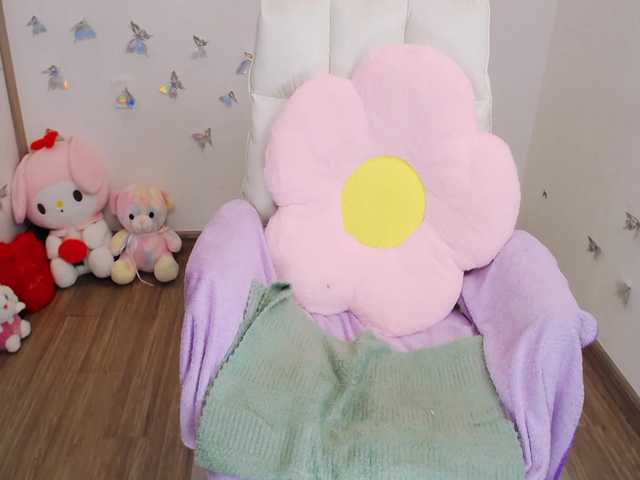 Angela19 live cam on BongaCams