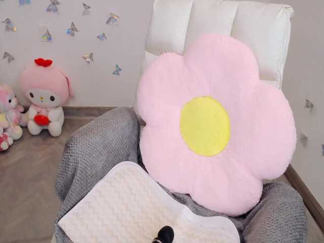 Angela19 live cam on BongaCams