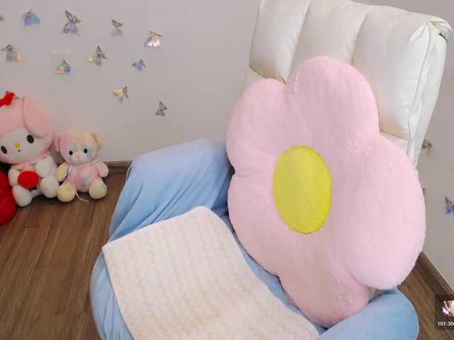 Angela19 live cam on BongaCams
