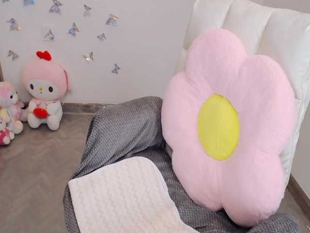 Angela19 live cam on BongaCams