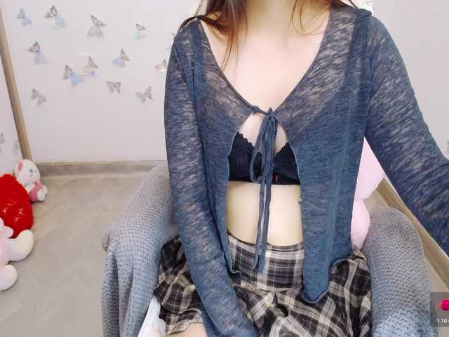 Angela19 live cam on BongaCams