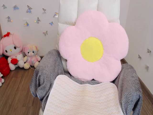 Angela19 live cam on BongaCams