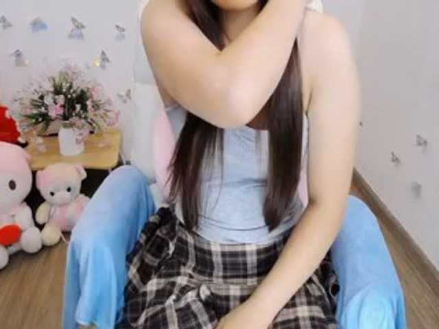 Angela19 live cam on BongaCams