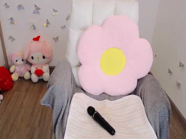 Angela19 live cam on BongaCams