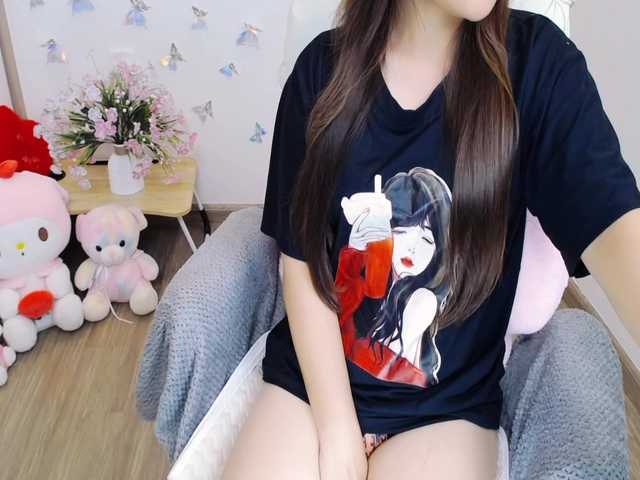 Angela19 — live female cam