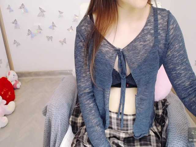 Angela19 live cam on BongaCams