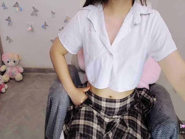 Angela19 live cam on BongaCams