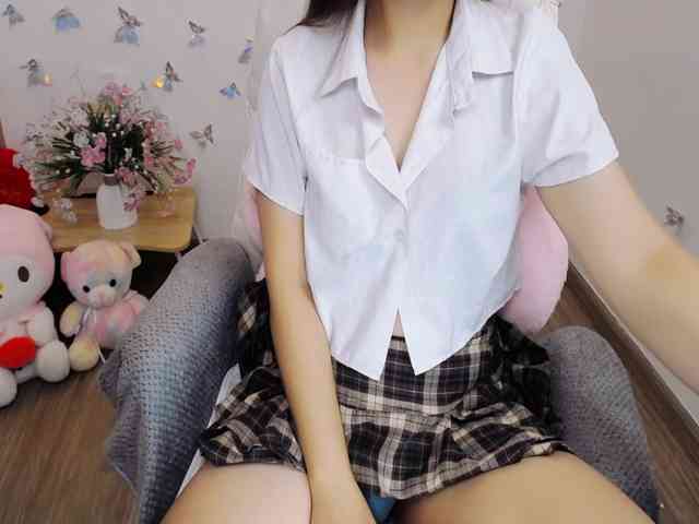 Model: Angela19