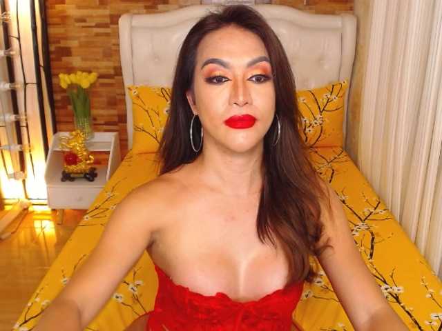 MydearLauraTS, 28 y/o - Live Cam on BongaCams