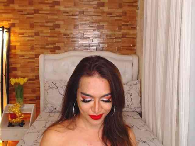 MydearLauraTS Sex Cam Show