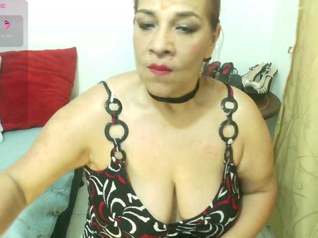 Maduragins live cam on BongaCams