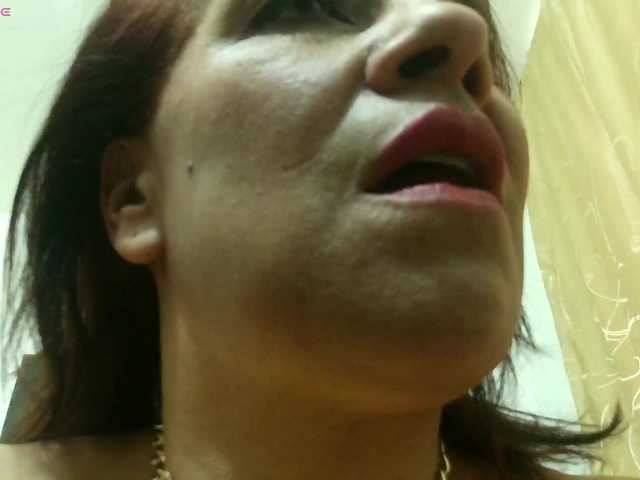Maduragins live webcam show