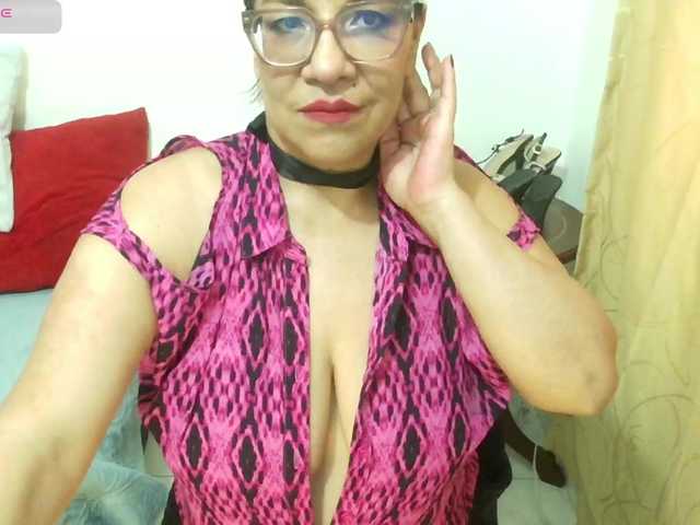 Maduragins live cam on BongaCams