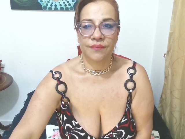 Maduragins live cam on BongaCams