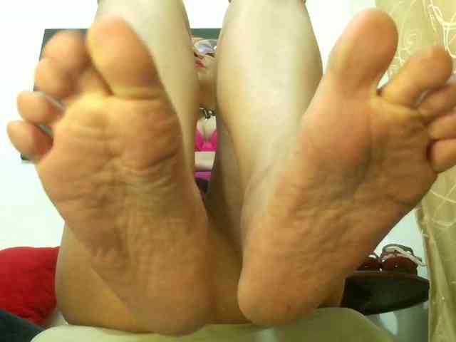Madame_desire's cam show statistics and live stream