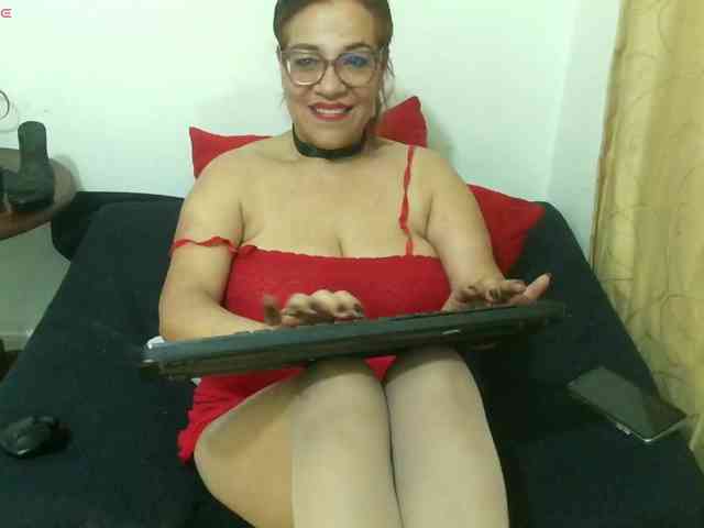 Madame_Desire webcam