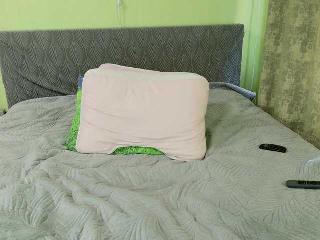 Kira2025's BongaCams show and profile