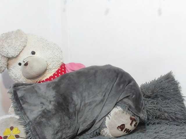 sweetavi live cam on BongaCams
