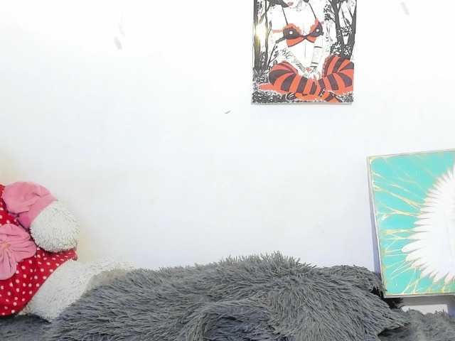 sweetavi live cam on BongaCams