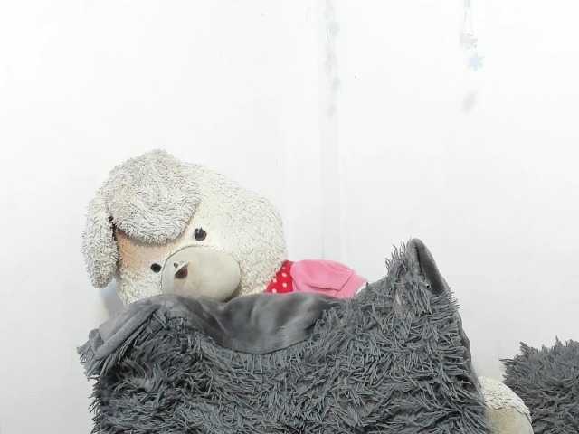 sweetavi live cam on BongaCams