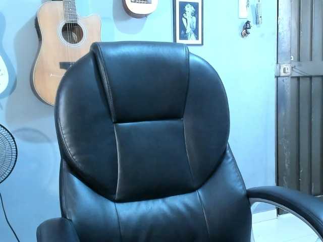 sweetavi live cam on BongaCams