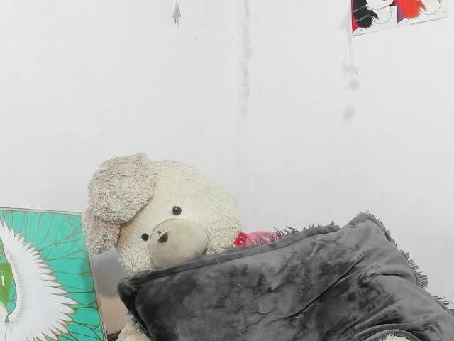 sweetavi live cam on BongaCams