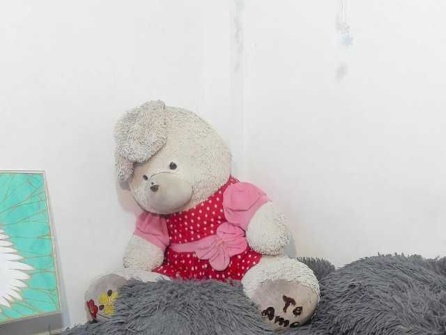 sweetavi live cam on BongaCams