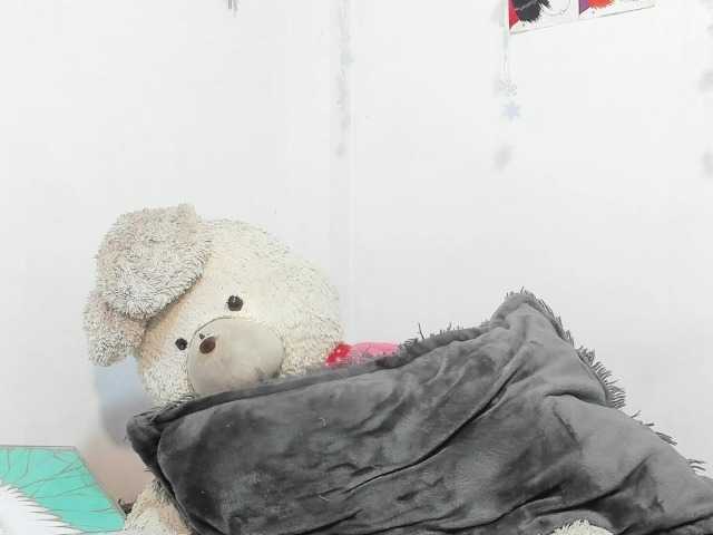 sweetavi live cam on BongaCams